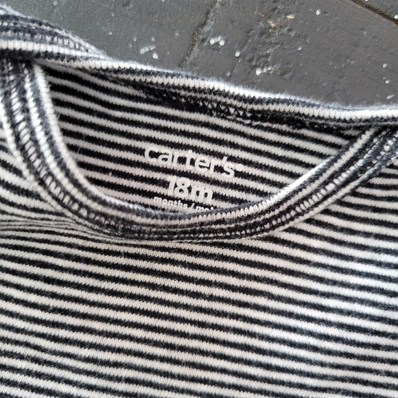 Carter's 18 Months Baby Boy Lot of 2 Short Sleeve Bodysuits Grey Black Stripes - Picture 2 of 2